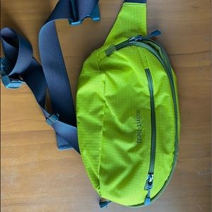 DELTA GUSSET POUCH L